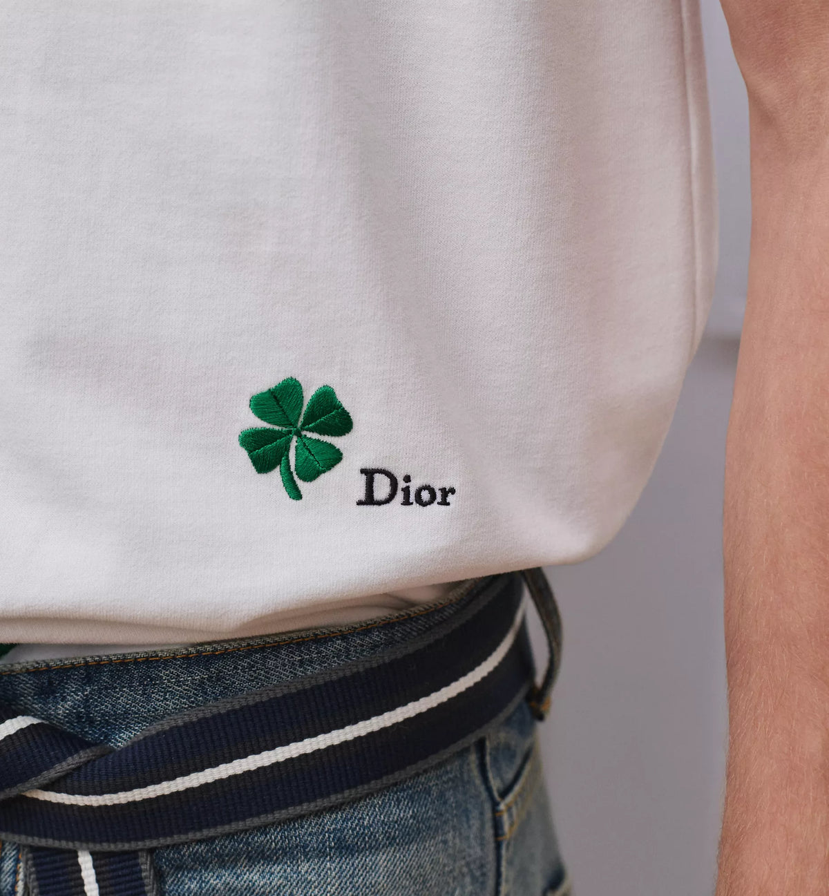 Dior Yonca Detaylı Beyaz T-Shirt