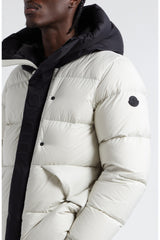 Moncler Madeira Renk Bloklu Kapüşonlu Kısa Kaz Tüyü Mont