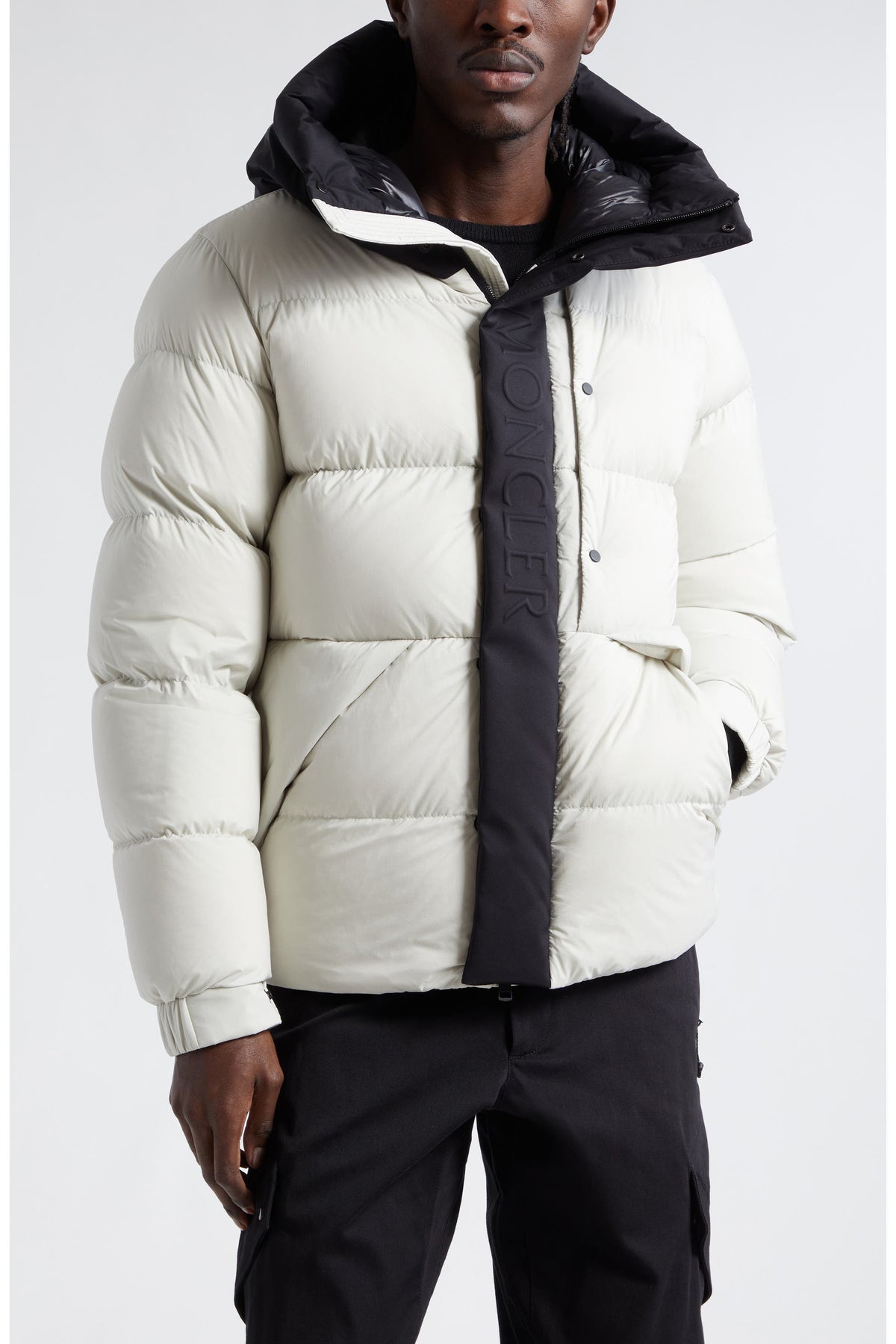 Moncler Madeira Renk Bloklu Kapüşonlu Kısa Kaz Tüyü Mont