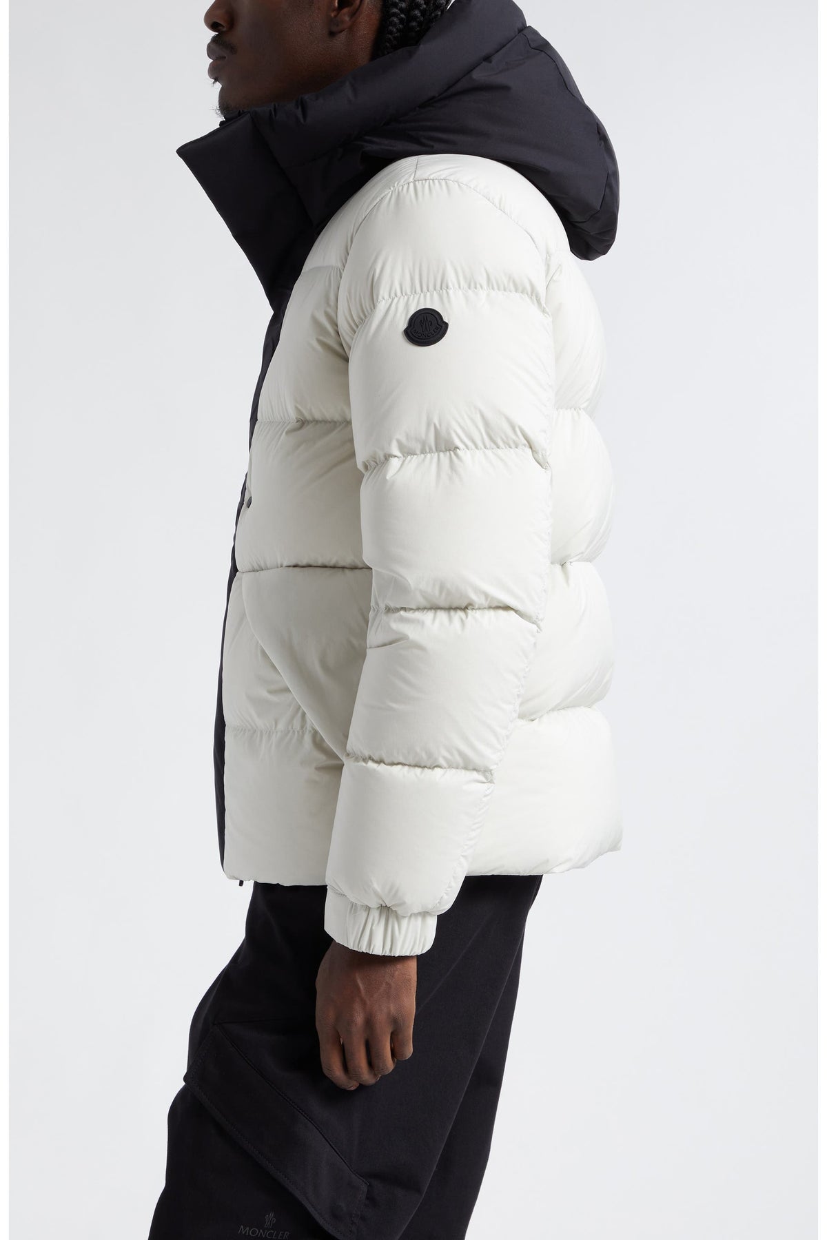 Moncler Madeira Renk Bloklu Kapüşonlu Kısa Kaz Tüyü Mont