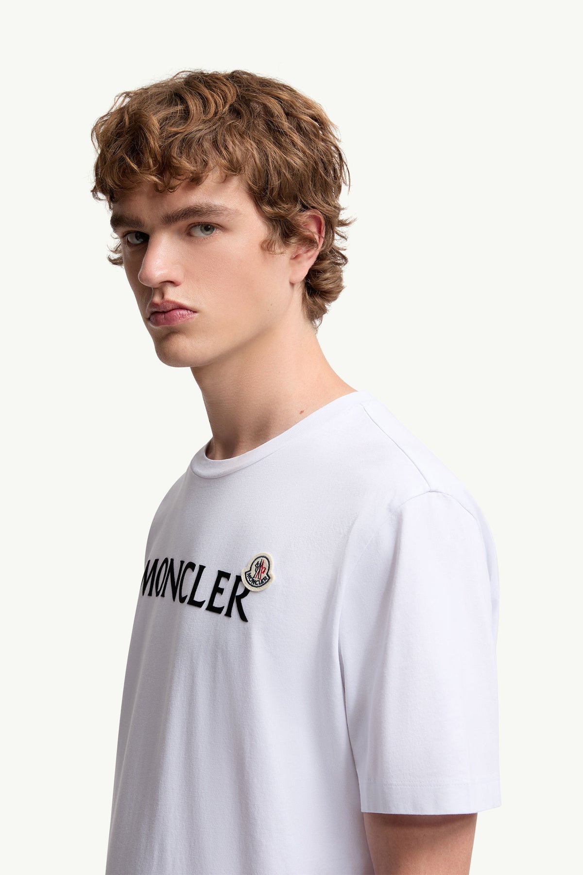 Moncler Kadife Baskılı Logolu Beyaz Pamuklu T-Shirt