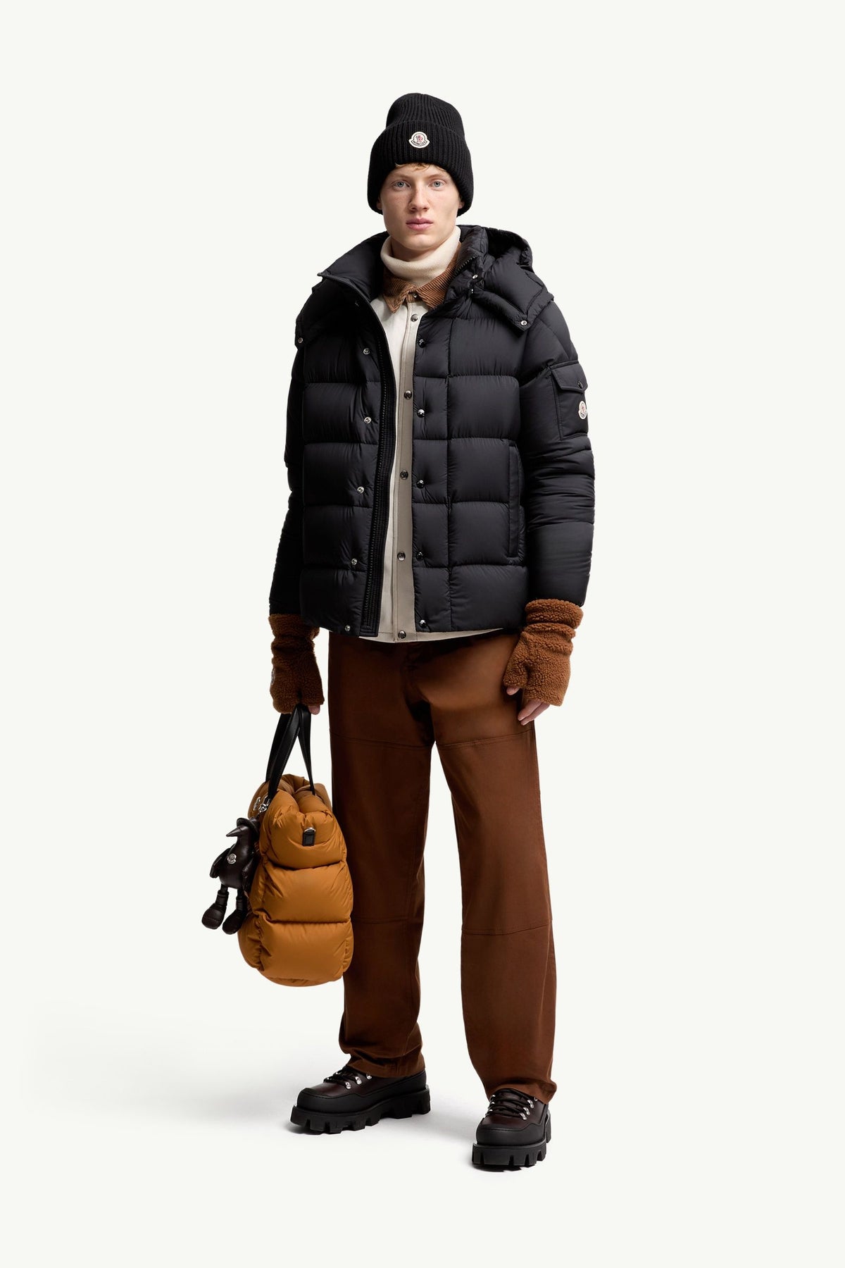 Moncler Maya 70 Kapüşonlu Kısa Kaz Tüyü Mont
