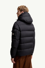 Moncler Maya 70 Kapüşonlu Kısa Kaz Tüyü Mont