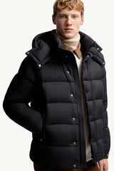 Moncler Maya 70 Kapüşonlu Kısa Kaz Tüyü Mont