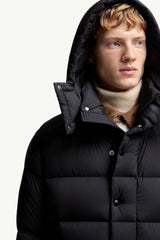 Moncler Maya 70 Kapüşonlu Kısa Kaz Tüyü Mont