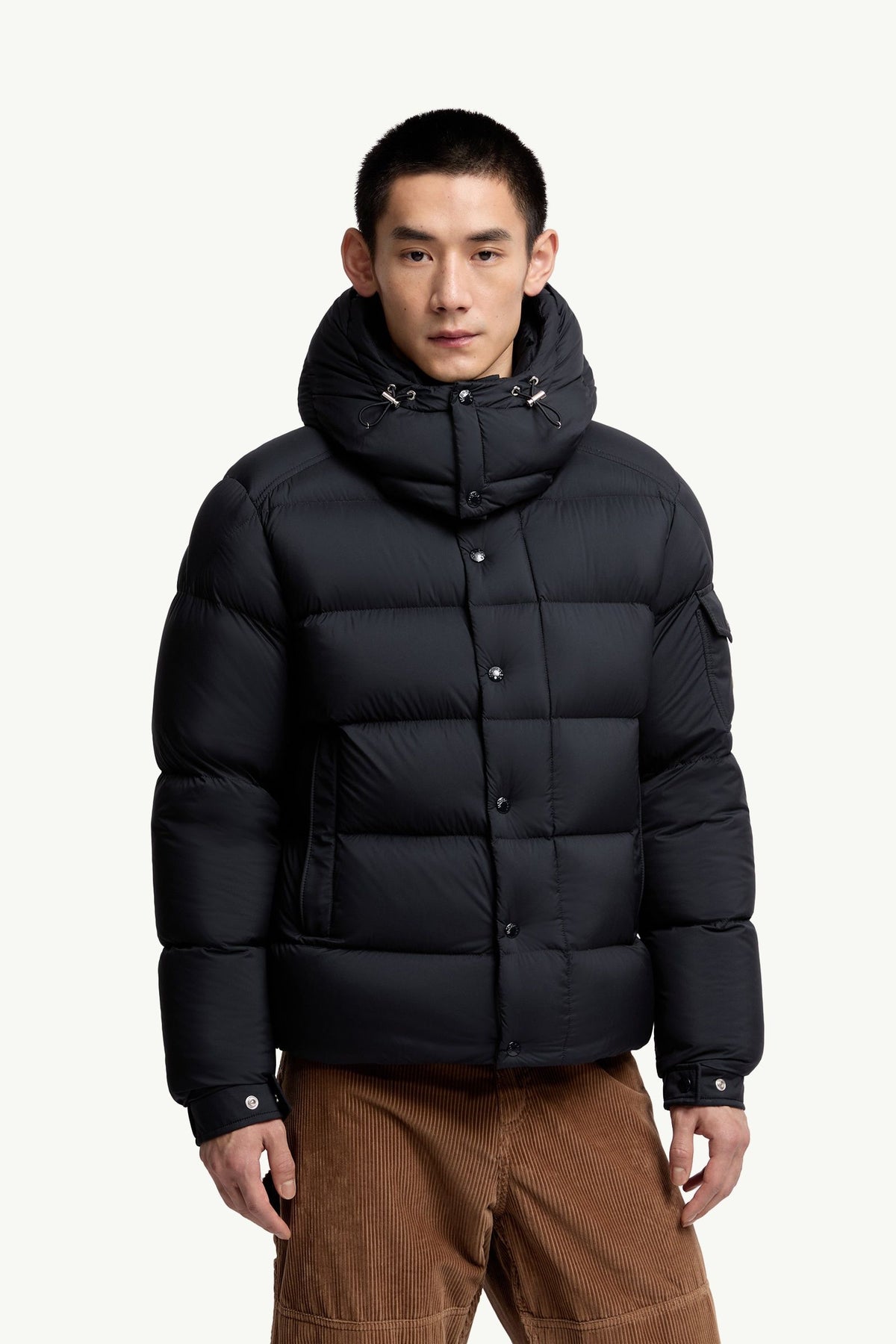 Moncler Maya 70 Kapüşonlu Kısa Kaz Tüyü Mont