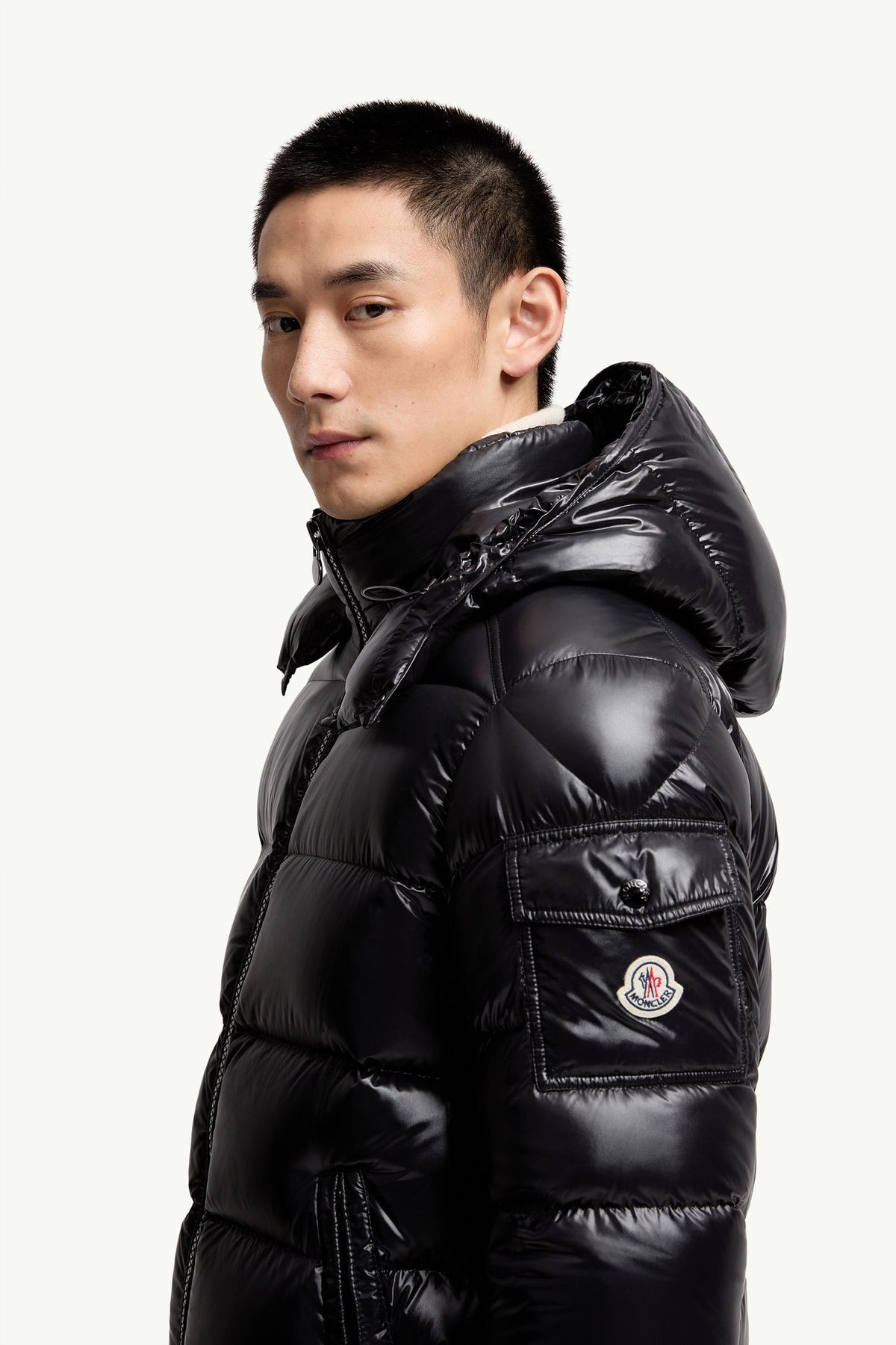 Moncler Maya Kapüşonlu Kısa Kaz Tüyü Mont