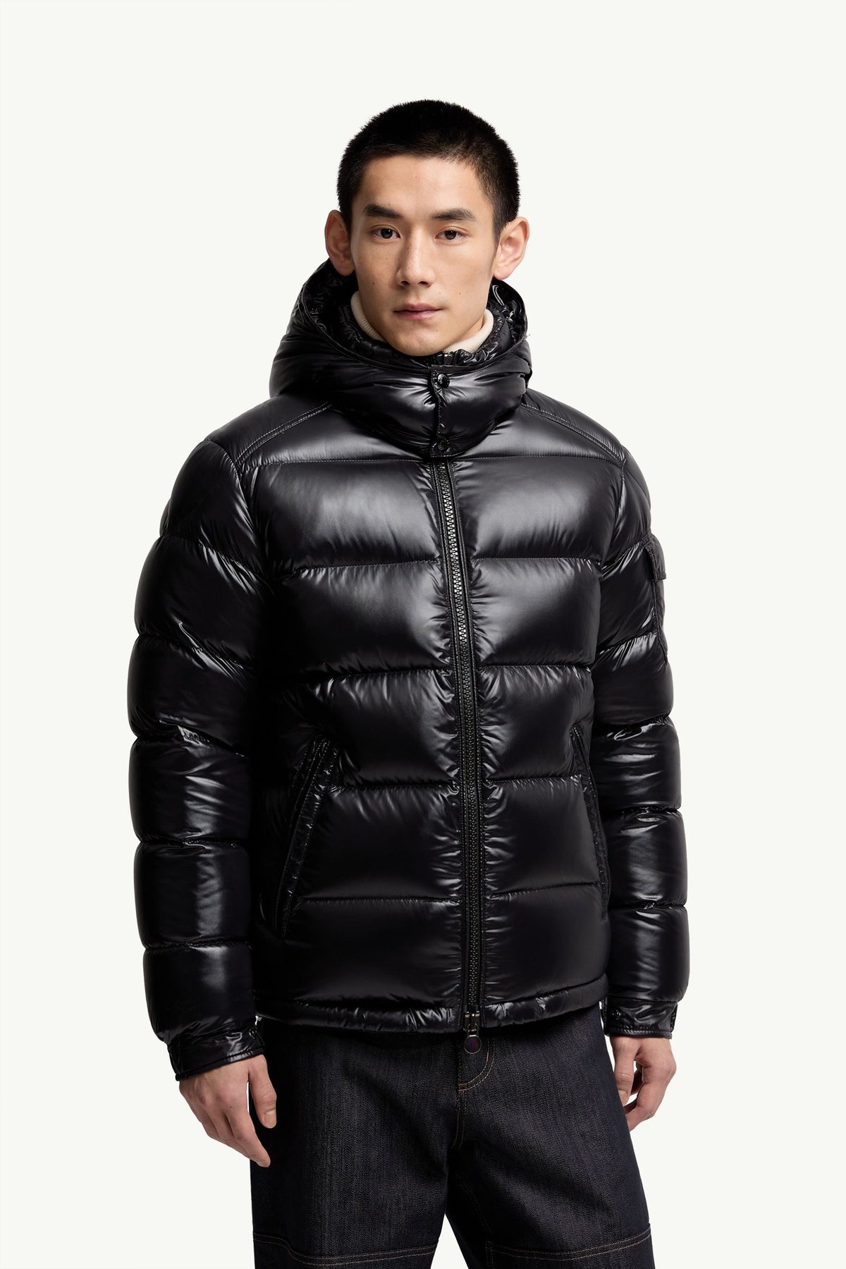 Moncler Maya Kapüşonlu Kısa Kaz Tüyü Mont