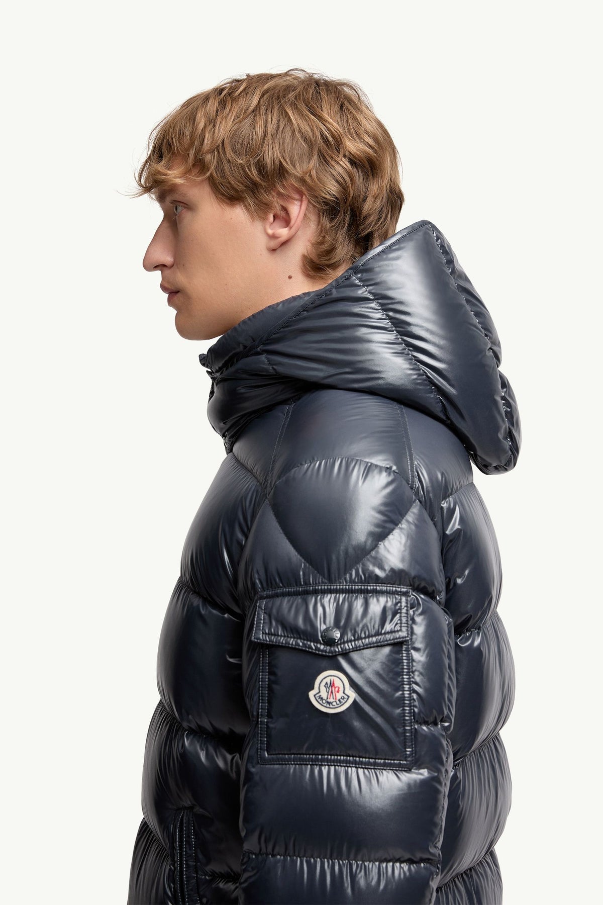 Moncler Maya Kapüşonlu Kısa Kaz Tüyü Mont