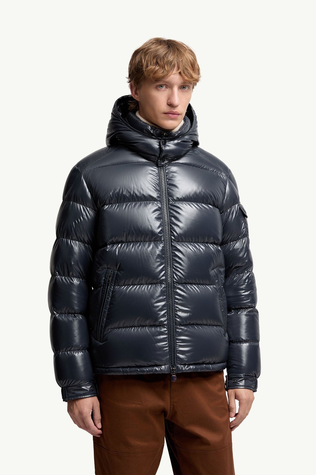 Moncler Maya Kapüşonlu Kısa Kaz Tüyü Mont